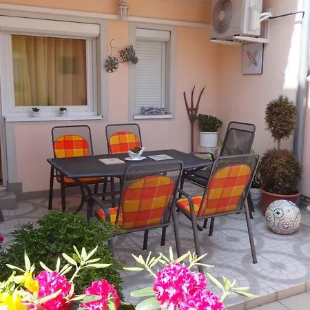 Gere House Apartment