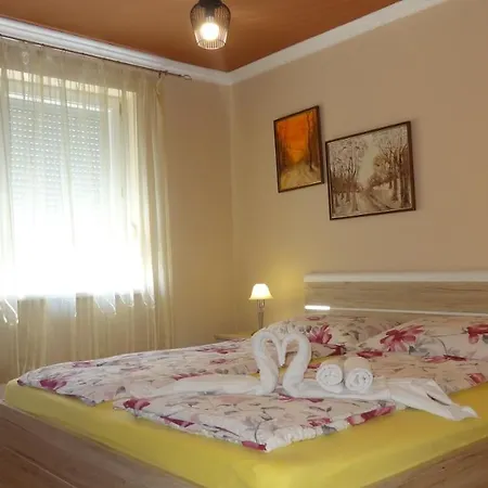 Апартаменты Gere House *